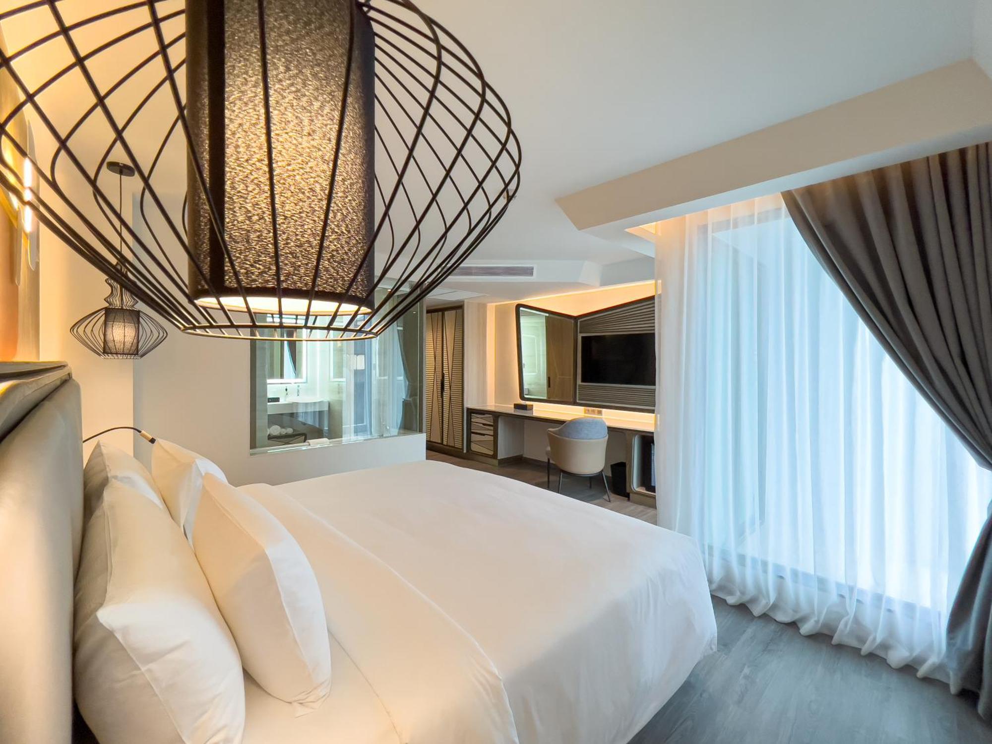 โรงแรม Amethyst 4*
